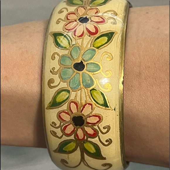 Vintage Gold and Cream Enamel Bangle Bracelet with Flower Design, Boho - Picture 2 of 8
